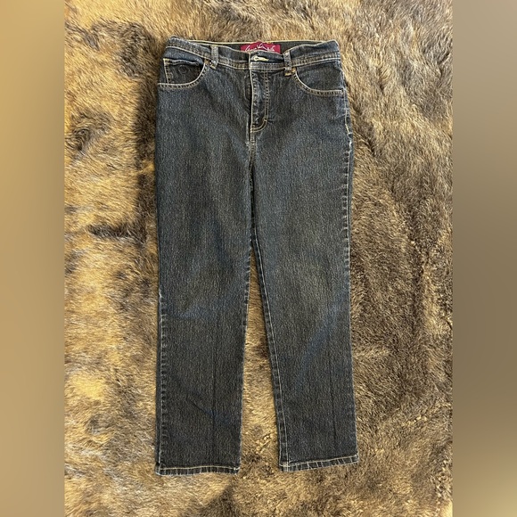 Gloria Vanderbilt Jeans - Picture 2 of 3